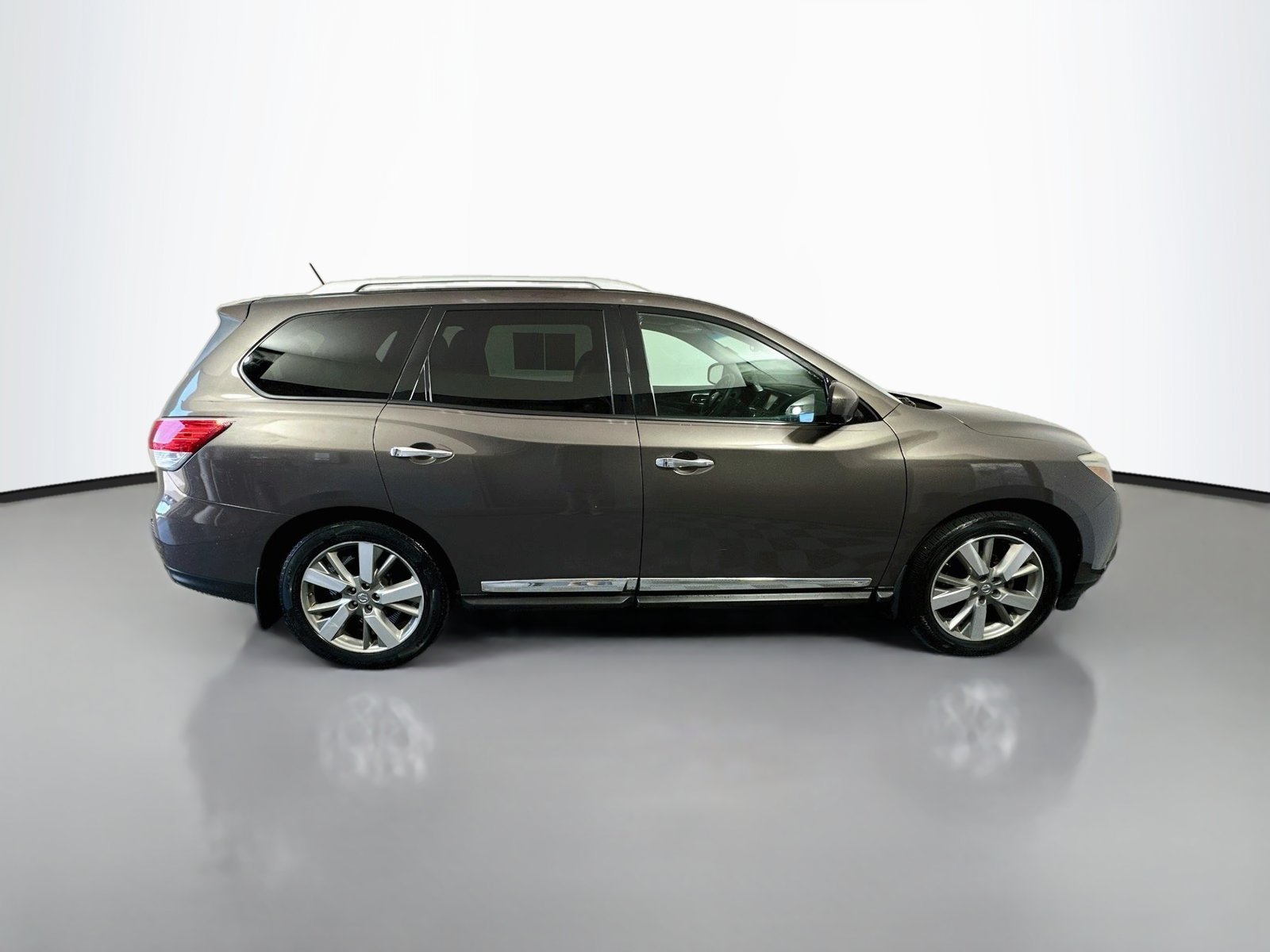 Used 2016 Nissan Pathfinder Platinum AWD/4WD image 9