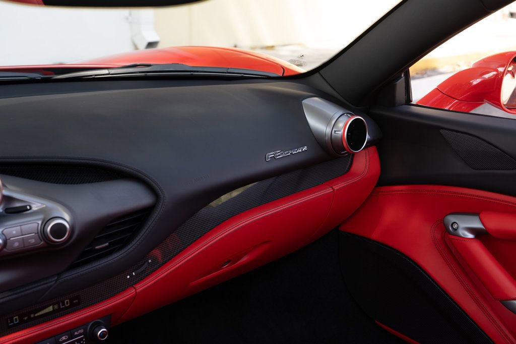 Used 2022 Ferrari F8 Tributo image 19