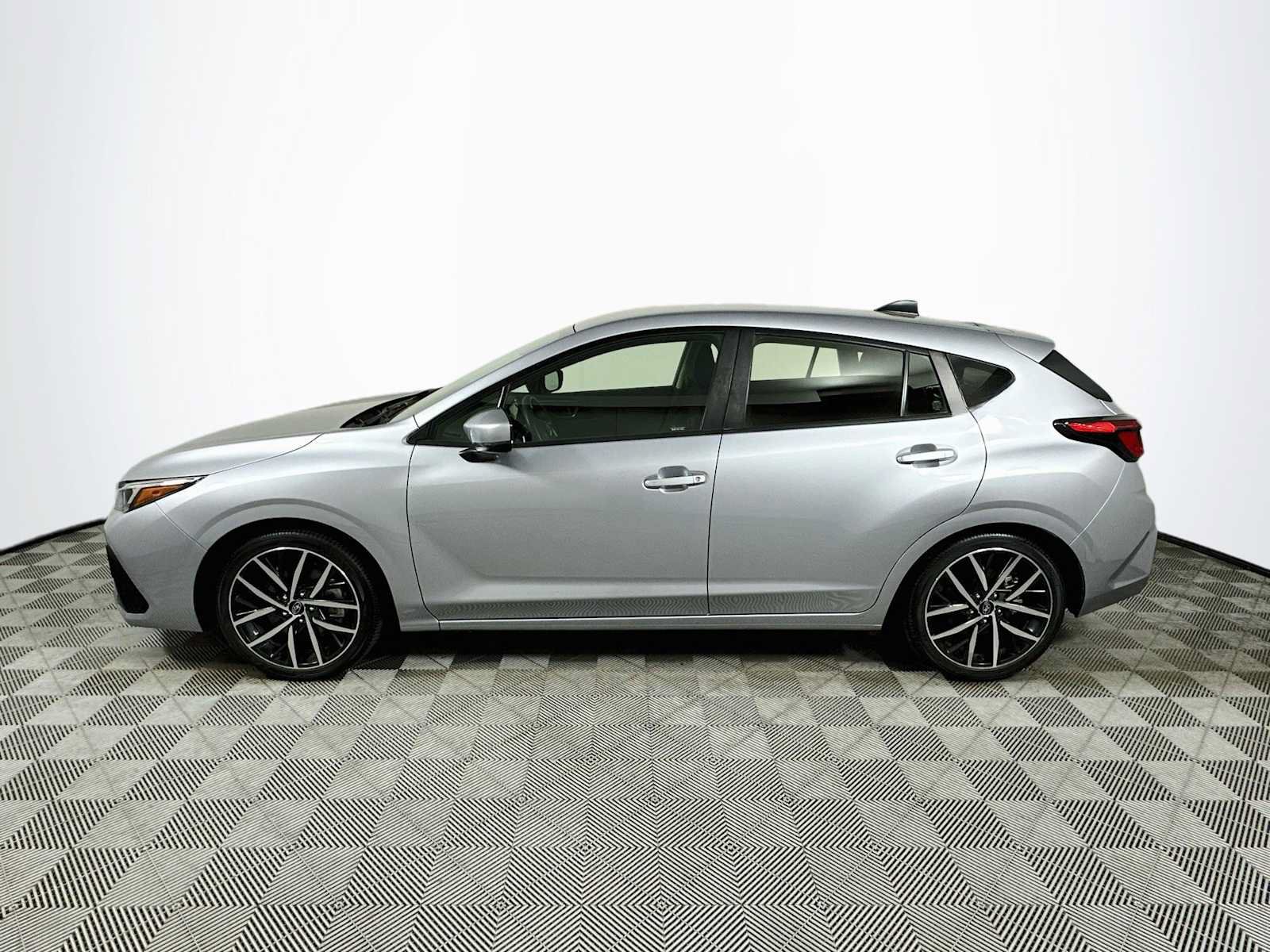 Certified 2024 Subaru Impreza 2.0i Sport AWD/4WD image 4