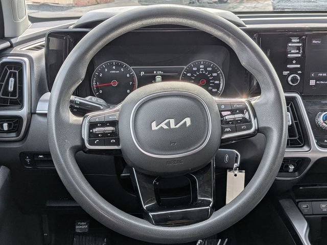 Used 2023 Kia Sorento LX AWD/4WD image 16
