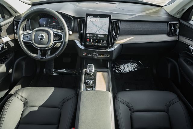Used 2025 Volvo XC90 B6 Plus image 19