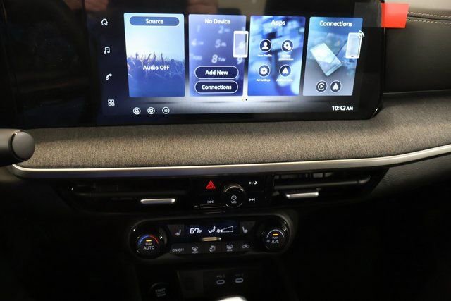 New 2026 Nissan Kicks SV w/ Charging Package image 17