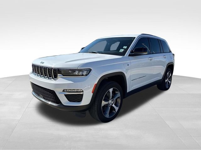 Used 2023 Jeep Grand Cherokee 4WD 4xe image 3