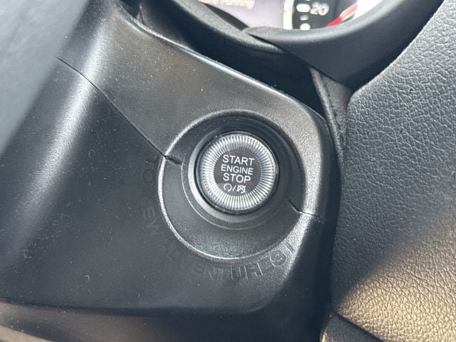 Used 2023 Jeep Renegade Latitude AWD/4WD image 22