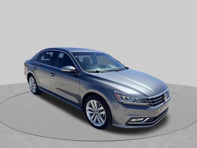 Used 2017 Volkswagen Passat 1.8T SEL Premium FWD image 5