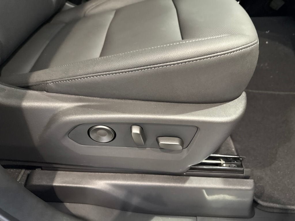 New 2026 GMC Sierra 1500 SLT AWD/4WD image 13