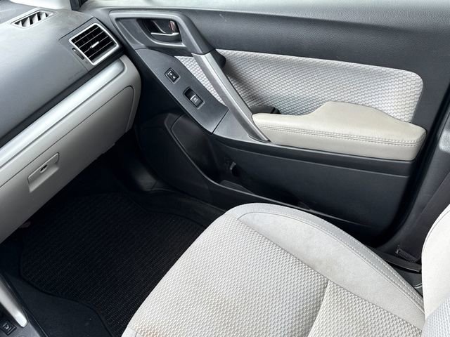 Used 2018 Subaru Forester 2.5i Premium w/ All-Weather Package image 15