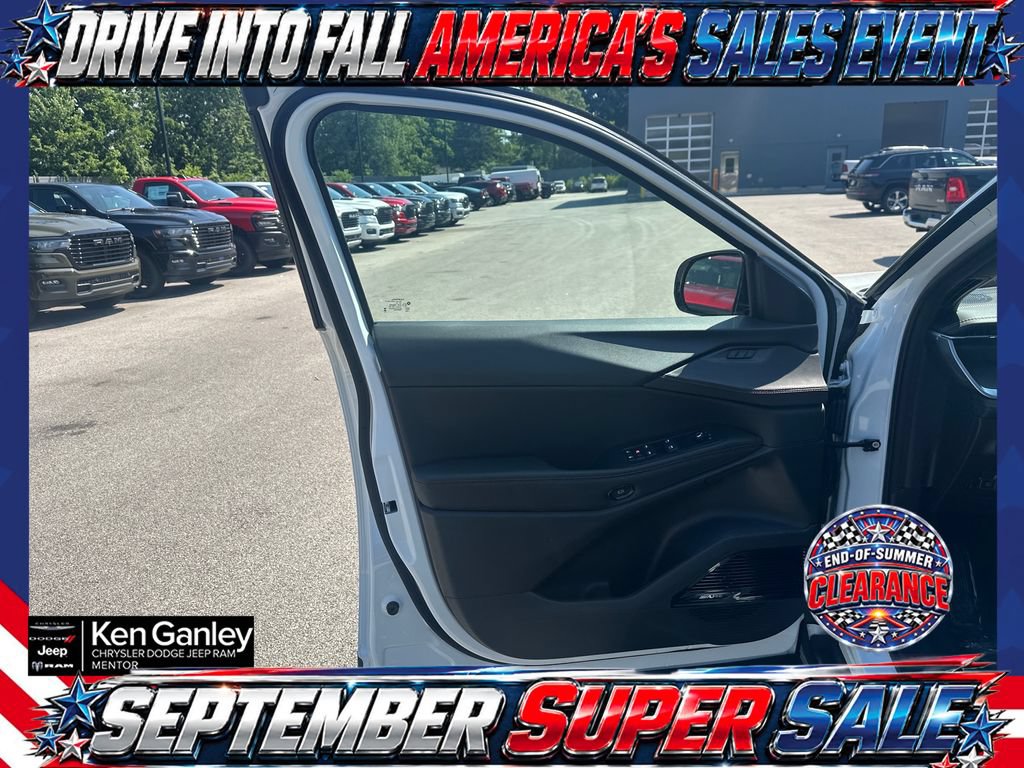 New 2026 Jeep Cherokee Overland w/ Trailer Tow Group AWD/4WD image 11