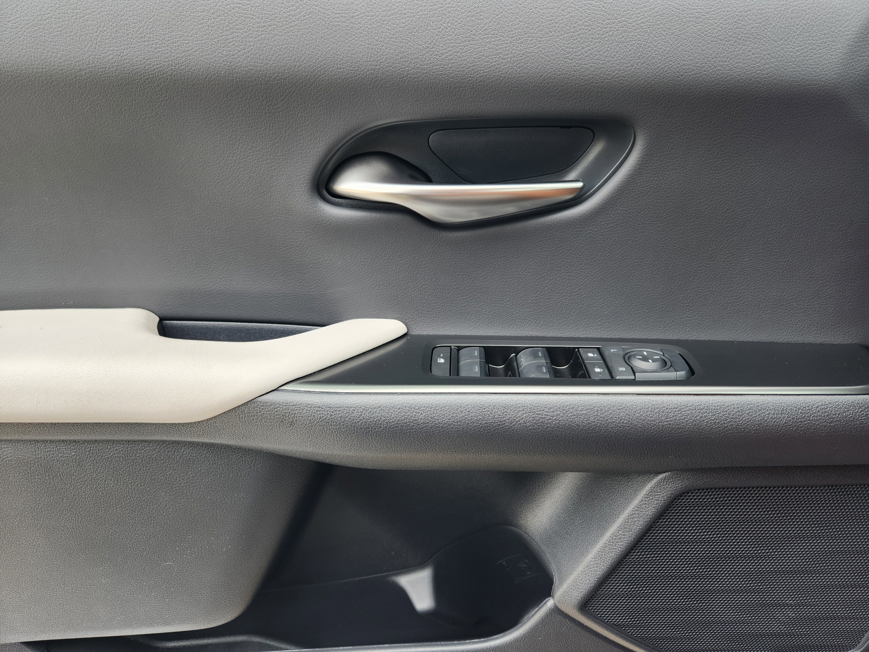 New 2026 Lexus UX 300h FWD w/ Accessory Package (Z1) image 18