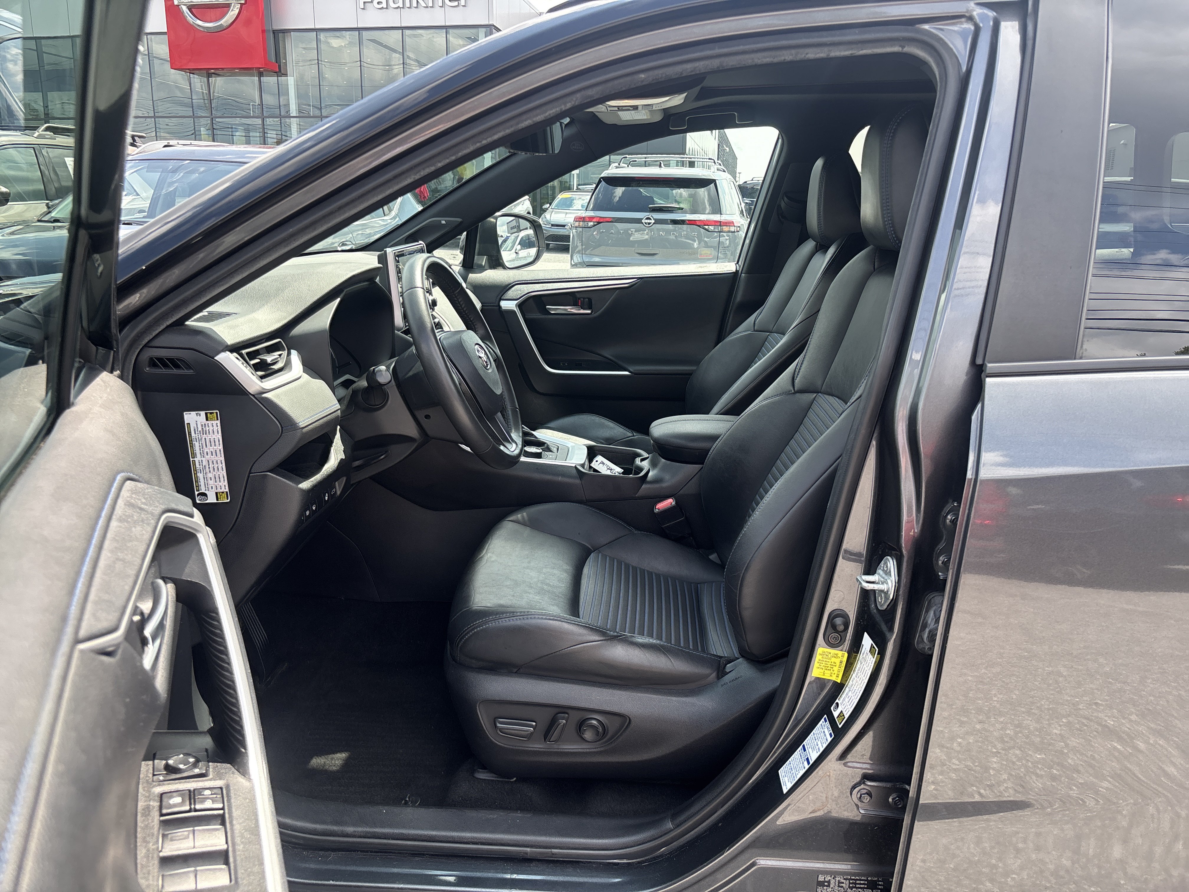 Used 2021 Toyota RAV4 XSE AWD/4WD image 31
