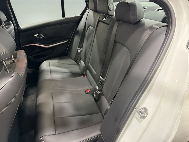Used 2025 BMW 330i xDrive Sedan image 29