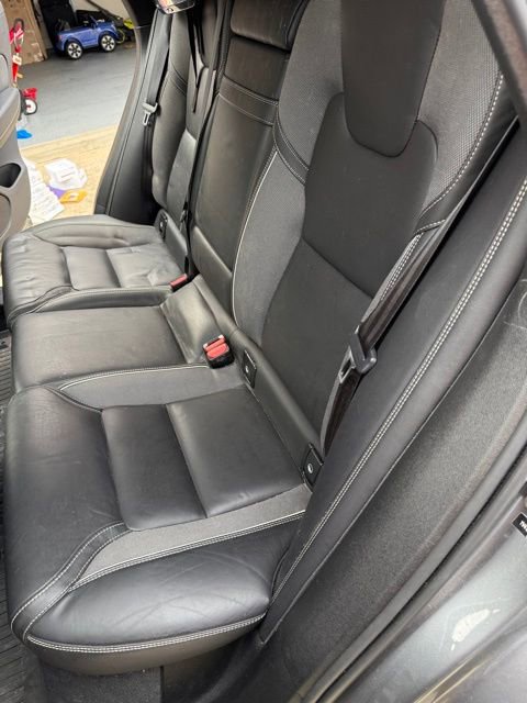 Used 2020 Volvo XC60 T5 R-Design w/ Protection Package Premier image 13