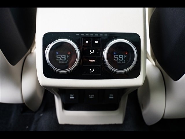 Used 2023 Jaguar I-PACE HSE image 25