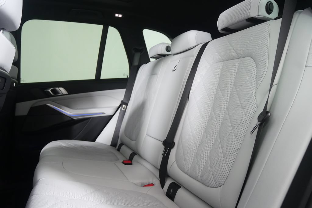 Used 2025 BMW X5 sDrive40i RWD image 15