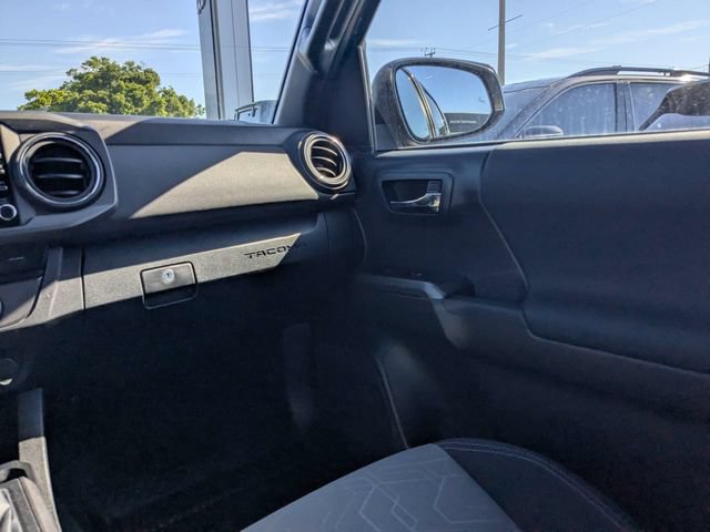 Used 2022 Toyota Tacoma TRD Off-Road w/ Technology Package RWD image 15
