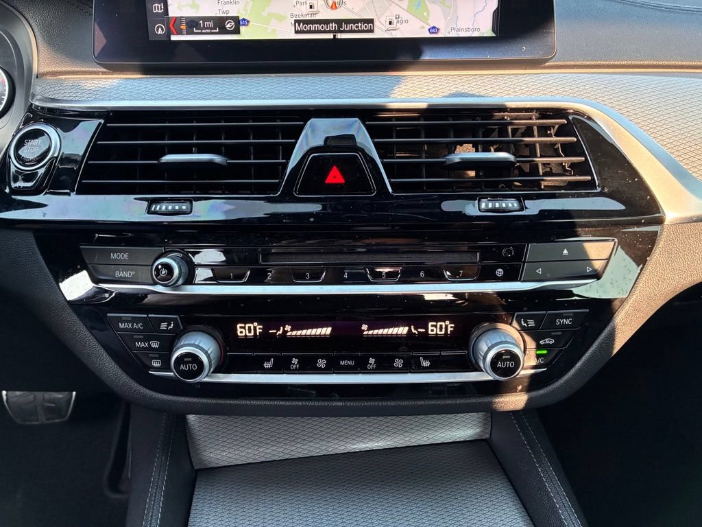 Used 2018 BMW 530i xDrive AWD/4WD image 30