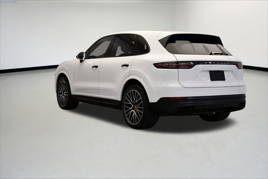 Used 2022 Porsche Cayenne image 3