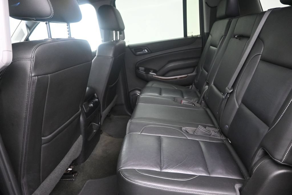 Used 2018 Chevrolet Suburban LT RWD image 14
