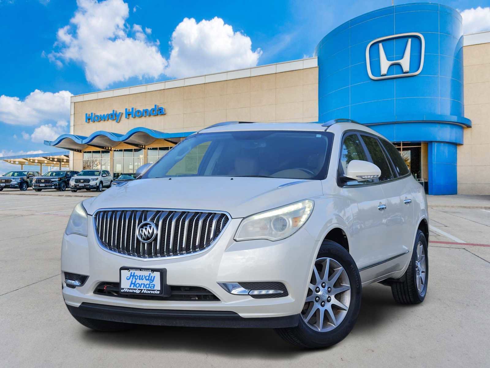 Used 2015 Buick Enclave Leather image 1