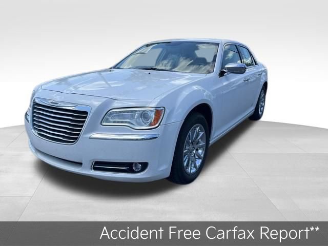 Used 2012 Chrysler 300 Limited RWD image 3