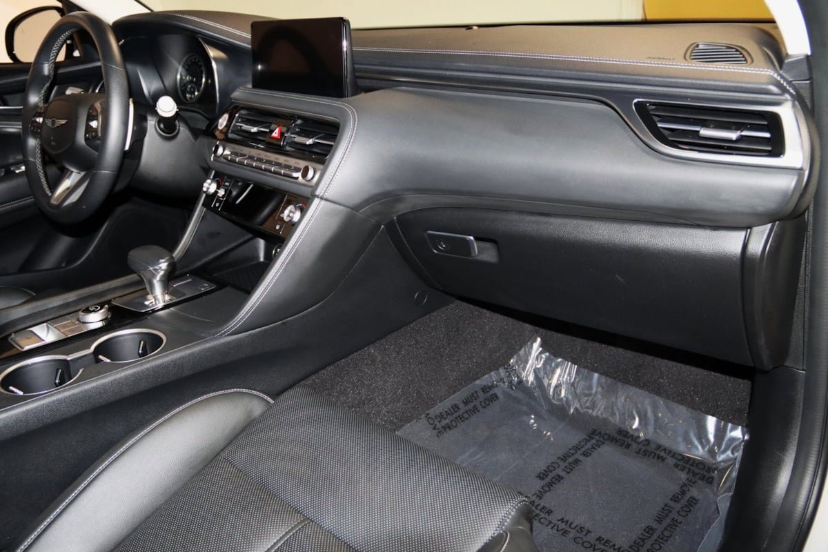 Used 2025 Genesis G70 2.5T image 54