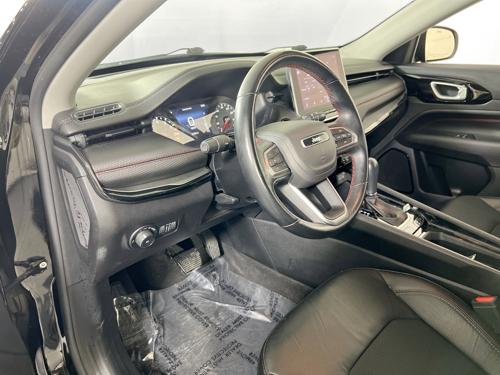 Used 2022 Jeep Compass Trailhawk w/ Trailhawk Convenience Group image 9