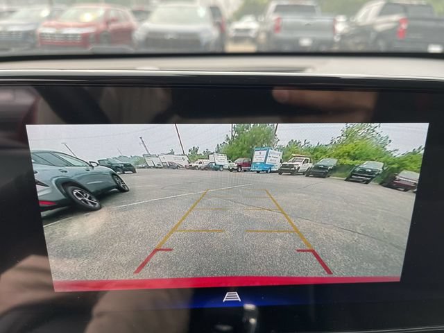 New 2026 Chevrolet Trax RS w/ Sunroof Package FWD image 17
