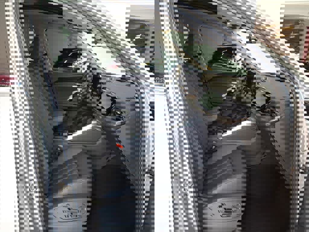 Certified 2025 Audi Q5 Premium w/ Convenience Package image 17