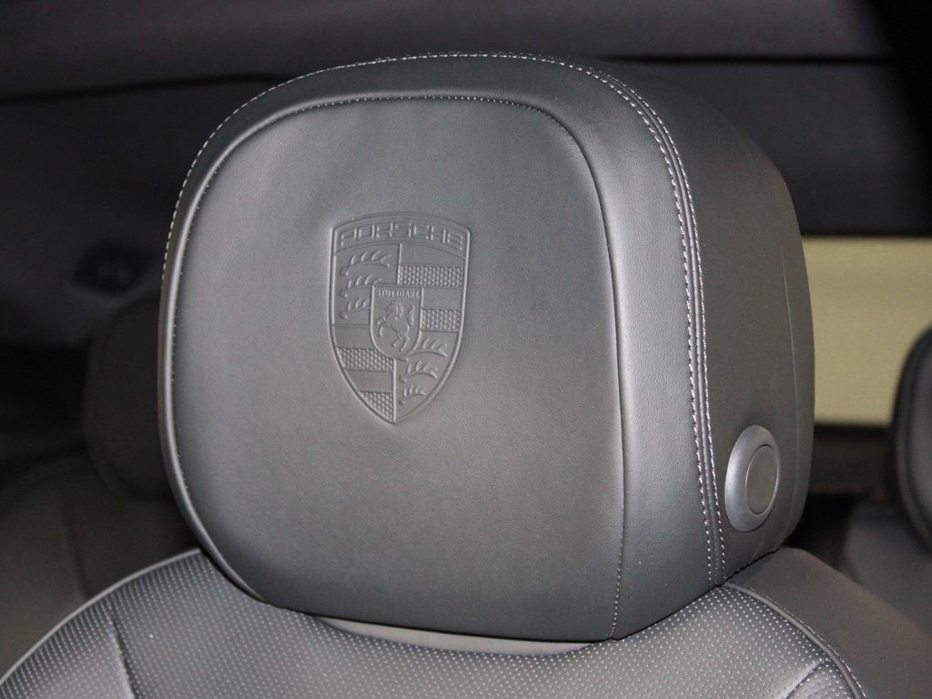 Certified 2025 Porsche Cayenne S image 19