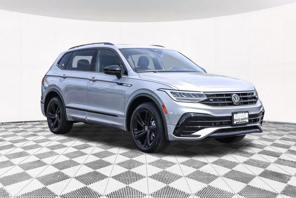 Used 2024 Volkswagen Tiguan SE R-Line AWD/4WD image 10