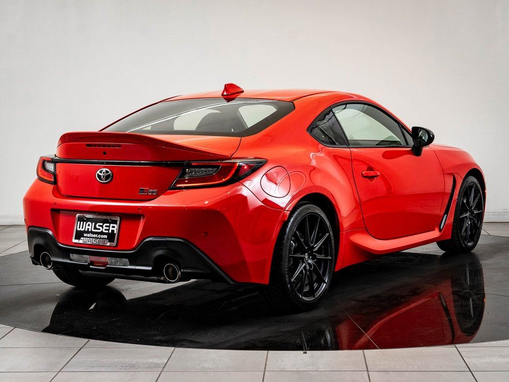 Used 2024 Toyota GR86 Premium image 10