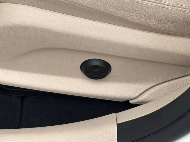 Used 2021 Mercedes-Benz GLC 300 4MATIC image 23