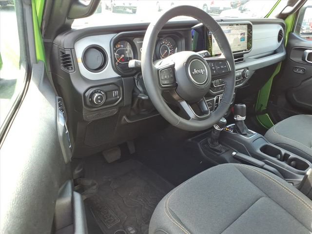 Used 2025 Jeep Gladiator Sport AWD/4WD image 15