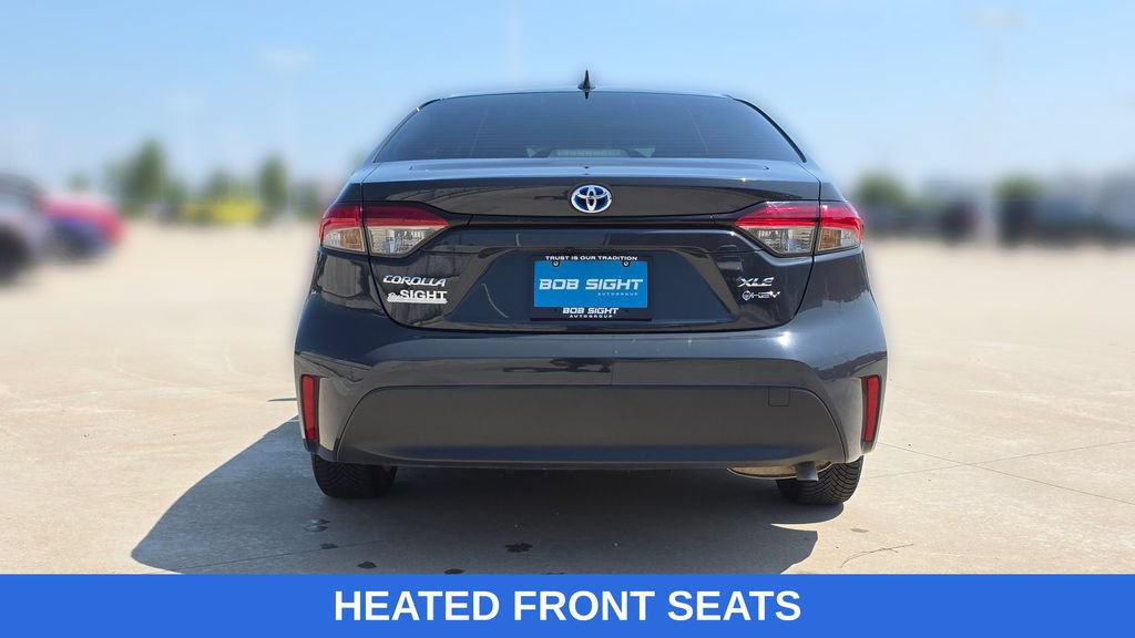 Used 2025 Toyota Corolla XLE FWD image 4