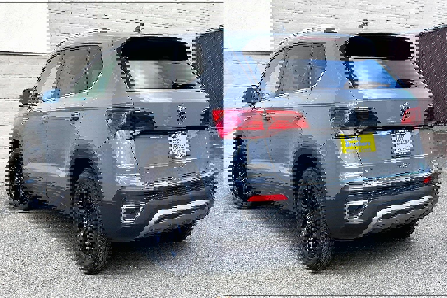 Certified 2023 Volkswagen Taos SE w/ Black Wheel Package image 10