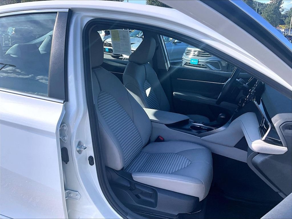 Used 2024 Toyota Camry SE AWD/4WD image 11