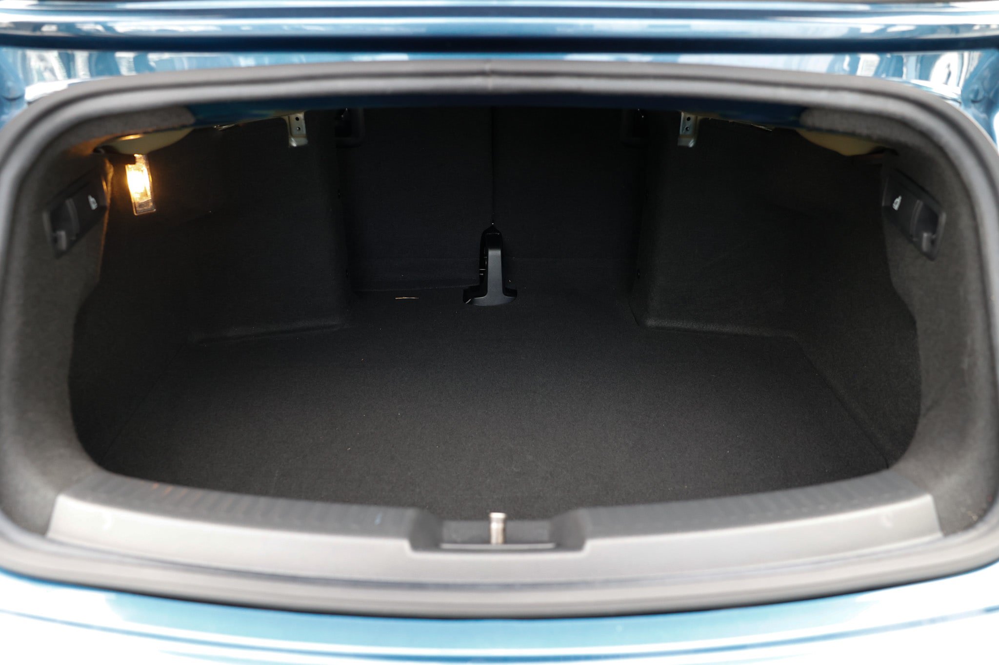 Used 2019 Volkswagen Beetle 2.0T S FWD image 27