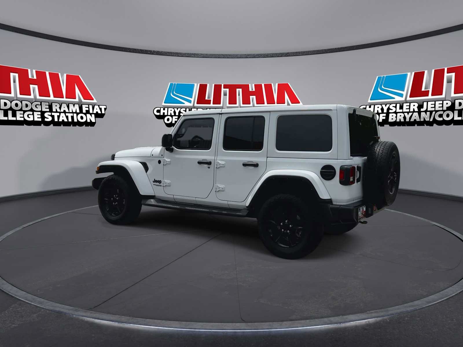 Used 2022 Jeep Wrangler Unlimited Sahara AWD/4WD image 6
