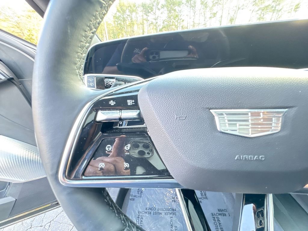 Used 2024 Cadillac Lyriq Sport image 17