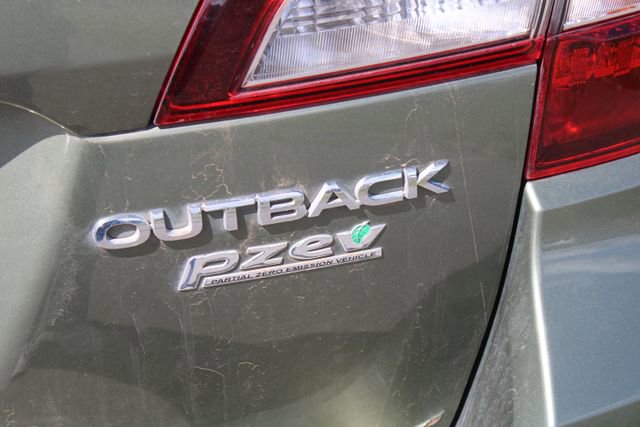 Used 2017 Subaru Outback 2.5i Premium image 9