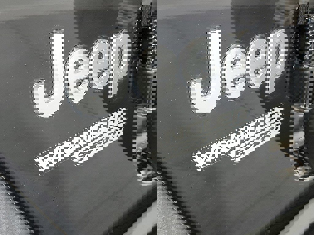 Used 2018 Jeep Wrangler Sport image 10