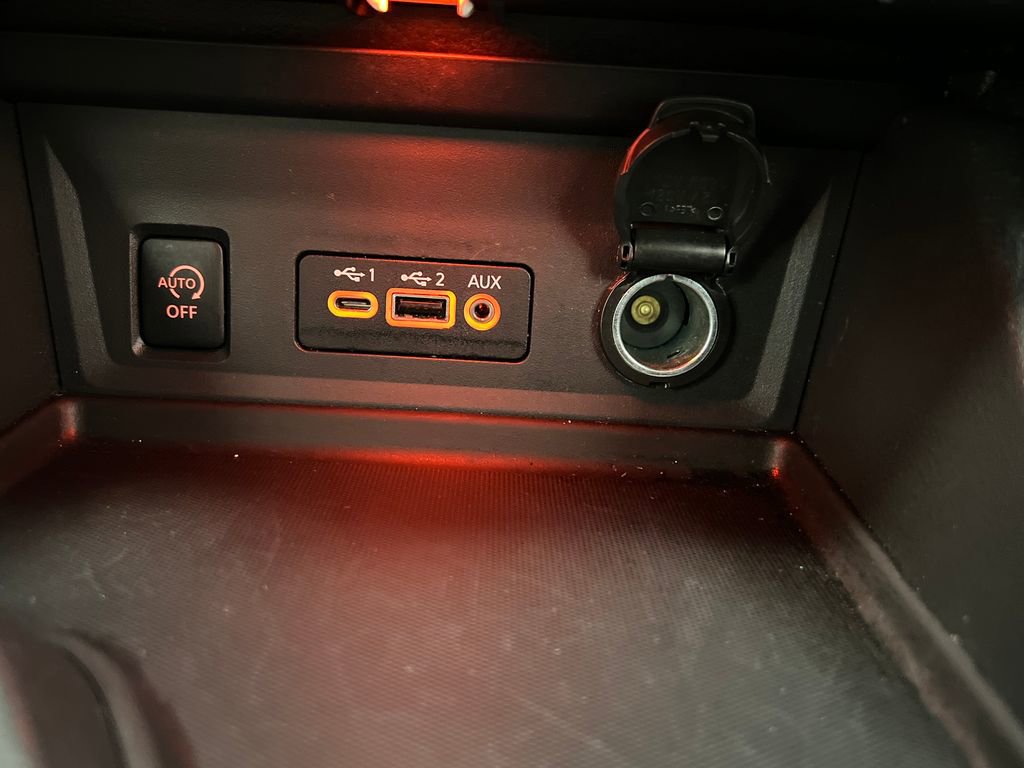 Used 2025 Nissan Sentra SV image 41