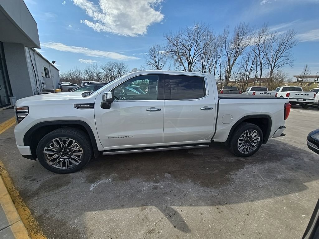 Used 2024 GMC Sierra 1500 Denali Ultimate image 3