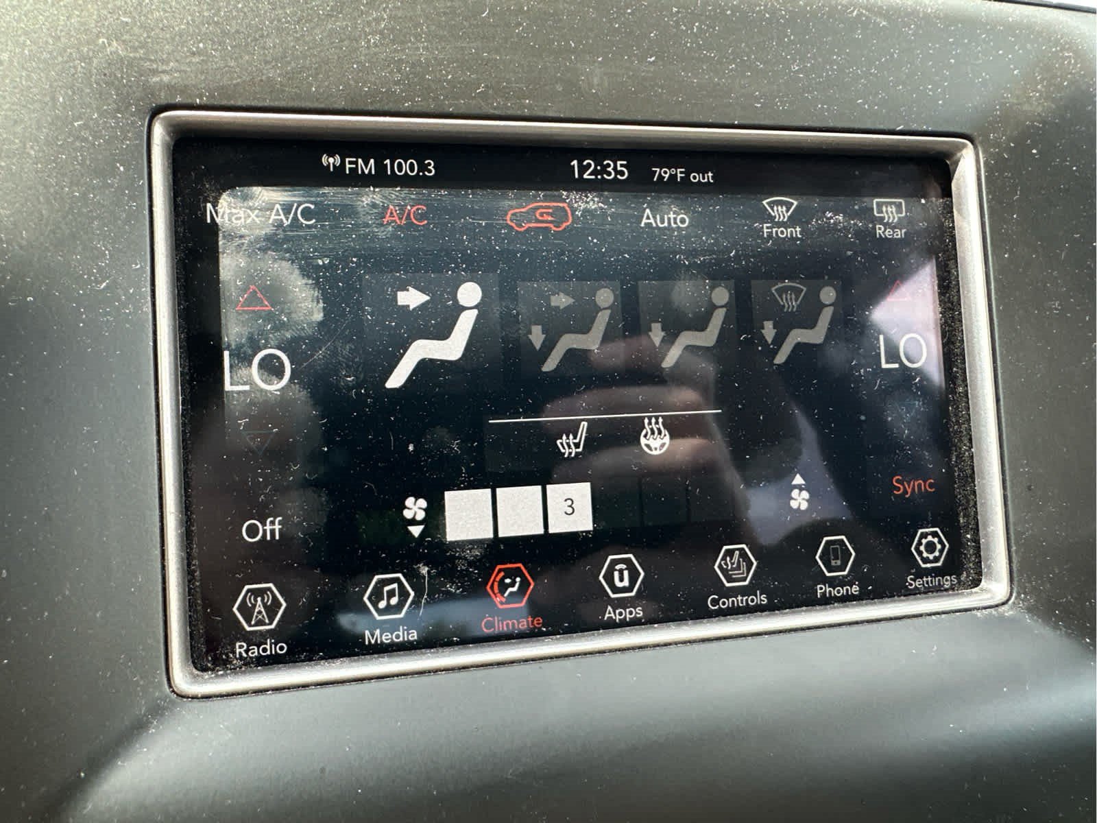 Used 2021 Jeep Grand Cherokee Laredo AWD/4WD image 3