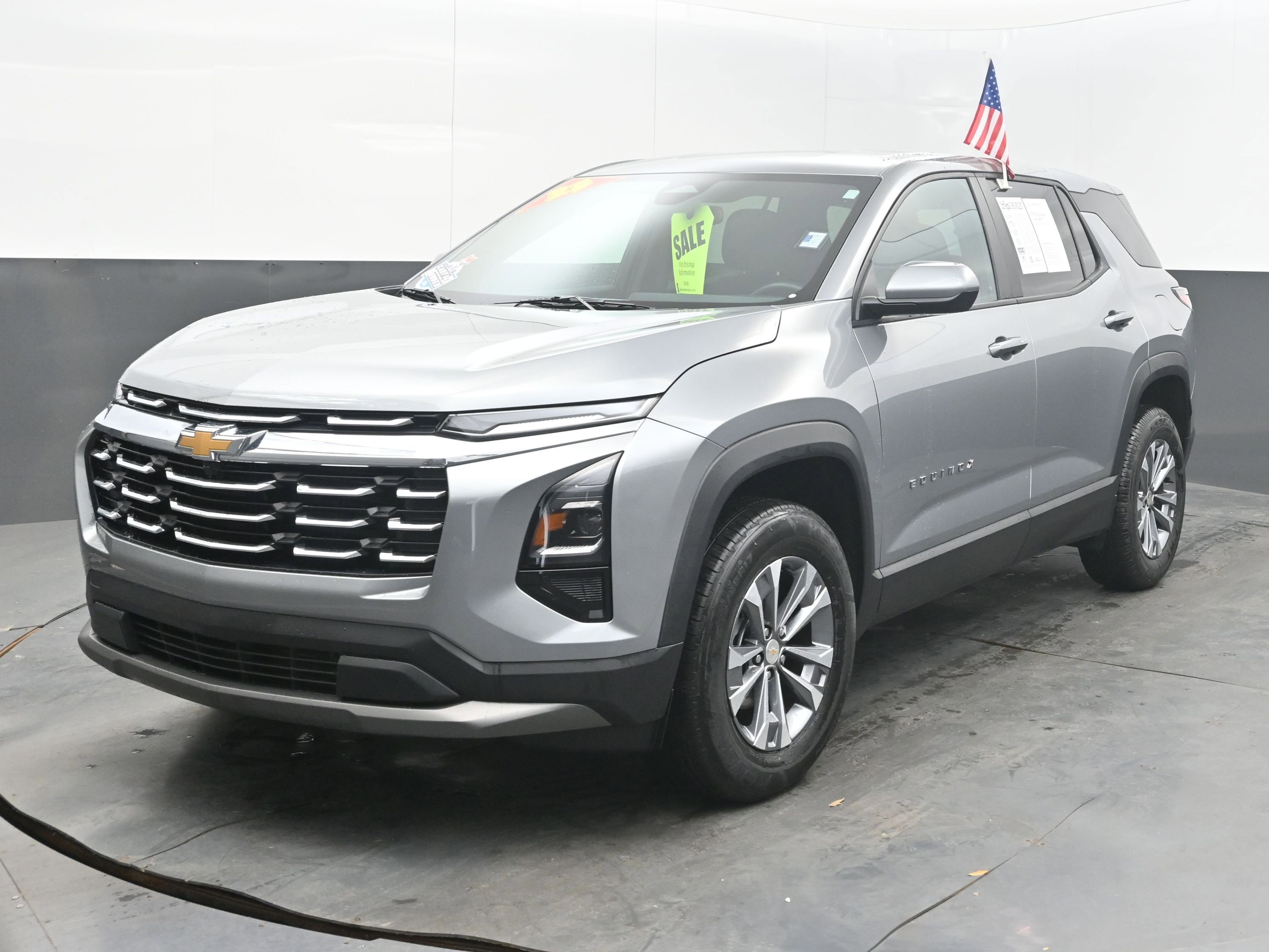 Used 2025 Chevrolet Equinox LT FWD image 4