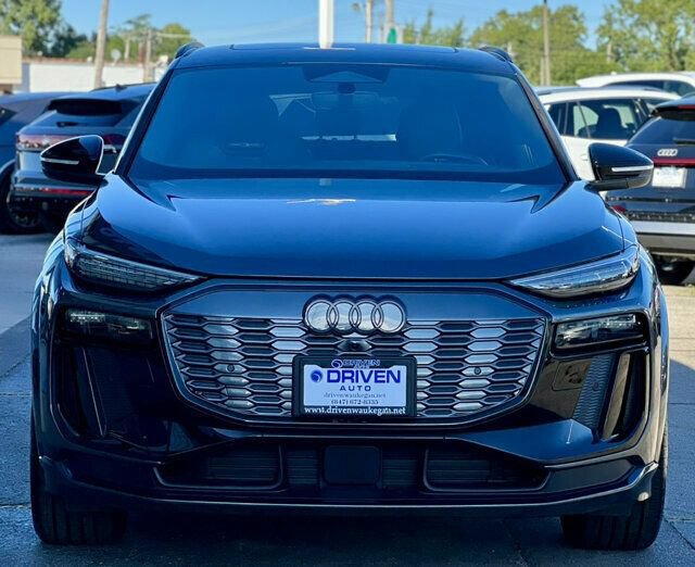 Used 2025 Audi SQ6 e-tron Premium Plus w/ Premium Plus AWD/4WD image 39