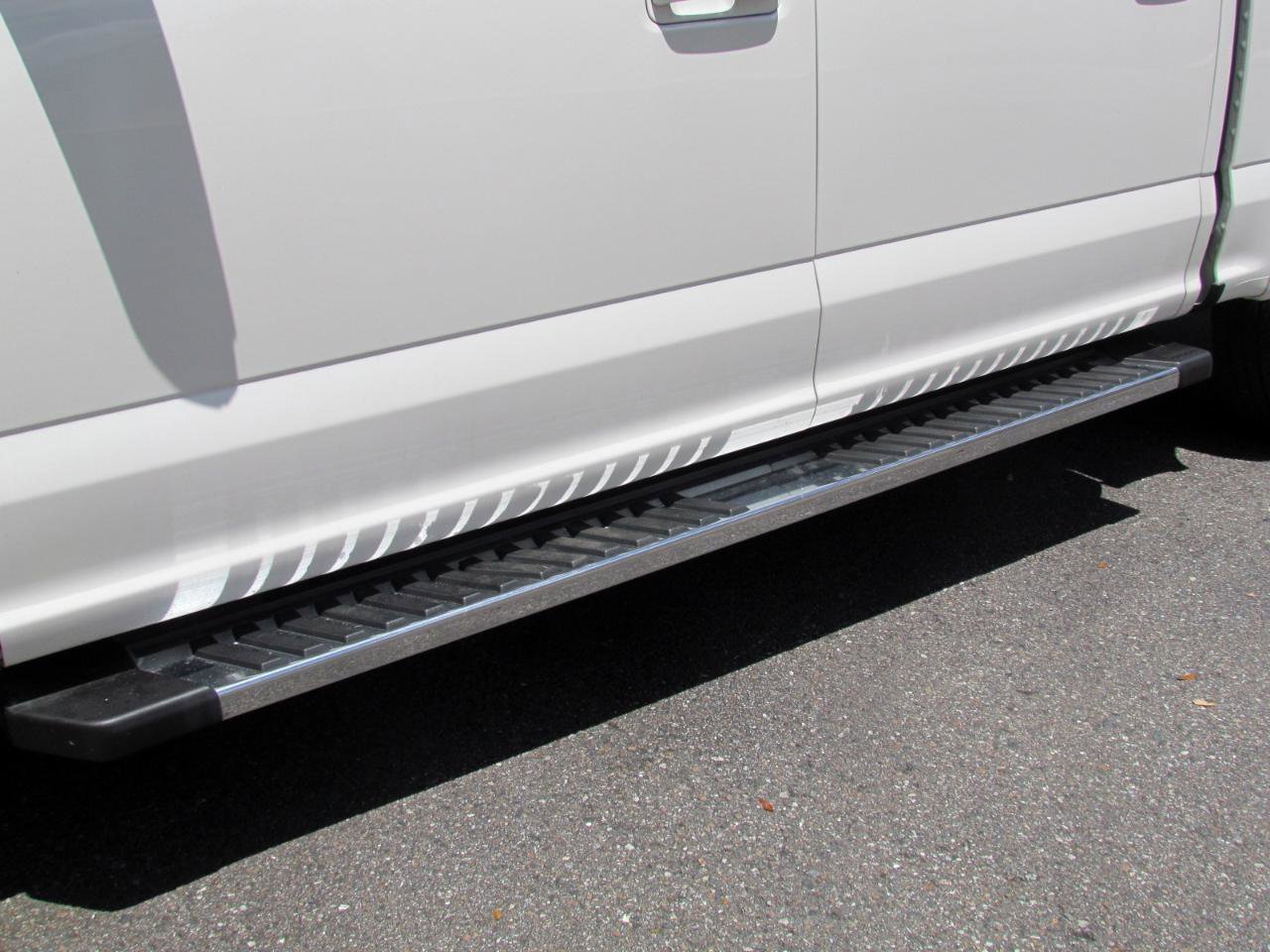 Used 2018 Ford F150 Lariat w/ Trailer Tow Package image 12