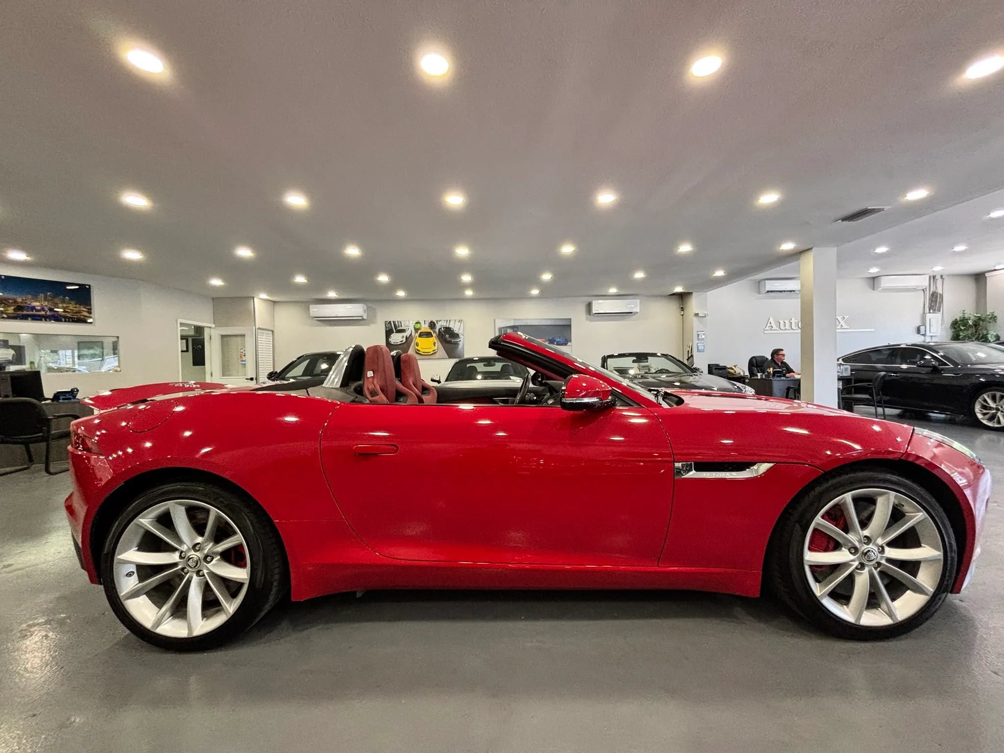 Used 2014 Jaguar F-TYPE S RWD image 43