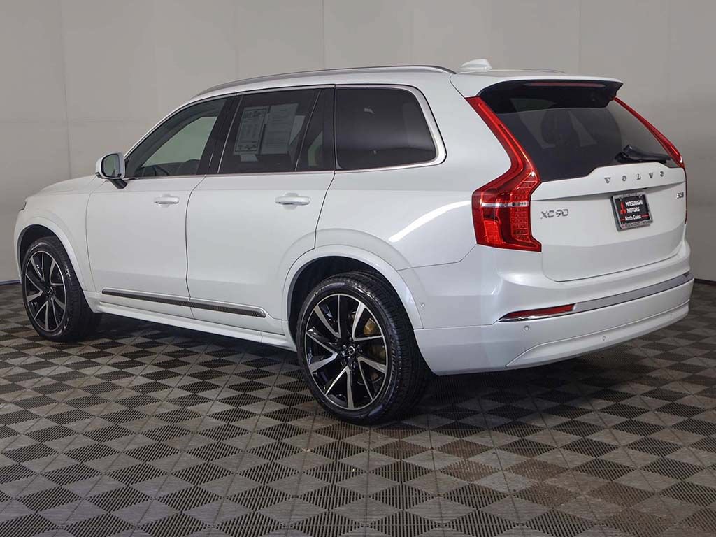 Used 2025 Volvo XC90 B5 Plus AWD/4WD image 13