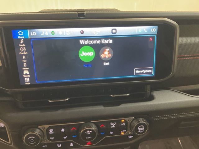 Used 2024 Jeep Wrangler Unlimited Rubicon w/ Technology Group image 16